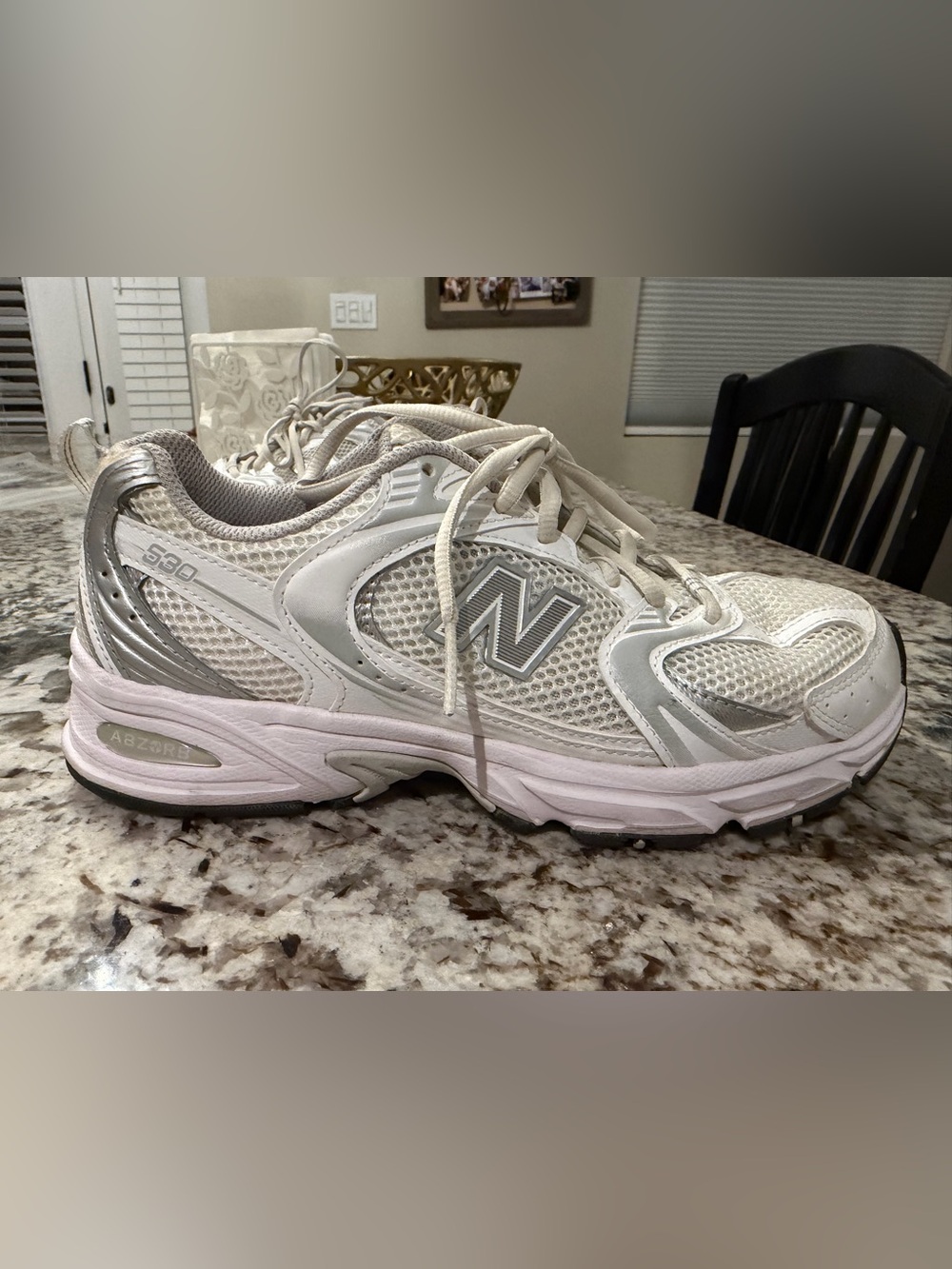 New Balance Women’s 530 Sneakers in White and Light Gray - Picture 7 of 9